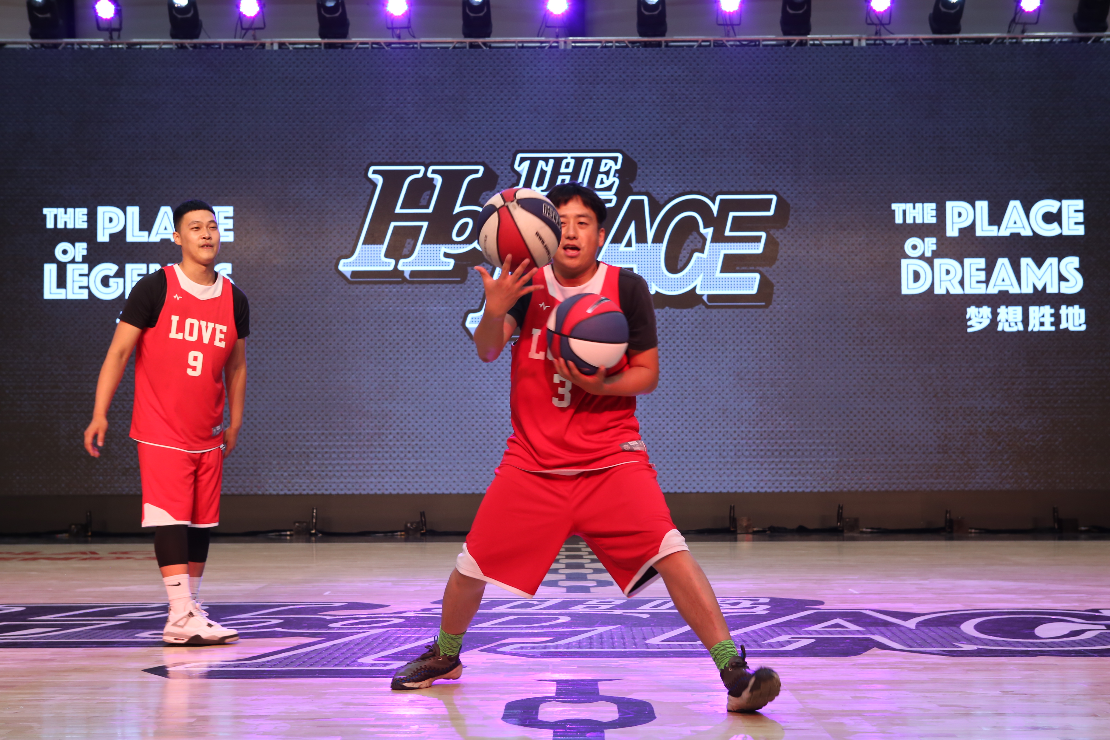 KAIYUNAPP-包含特色篮球文化元素融入城市公共空间，提升城市文化品位的词条