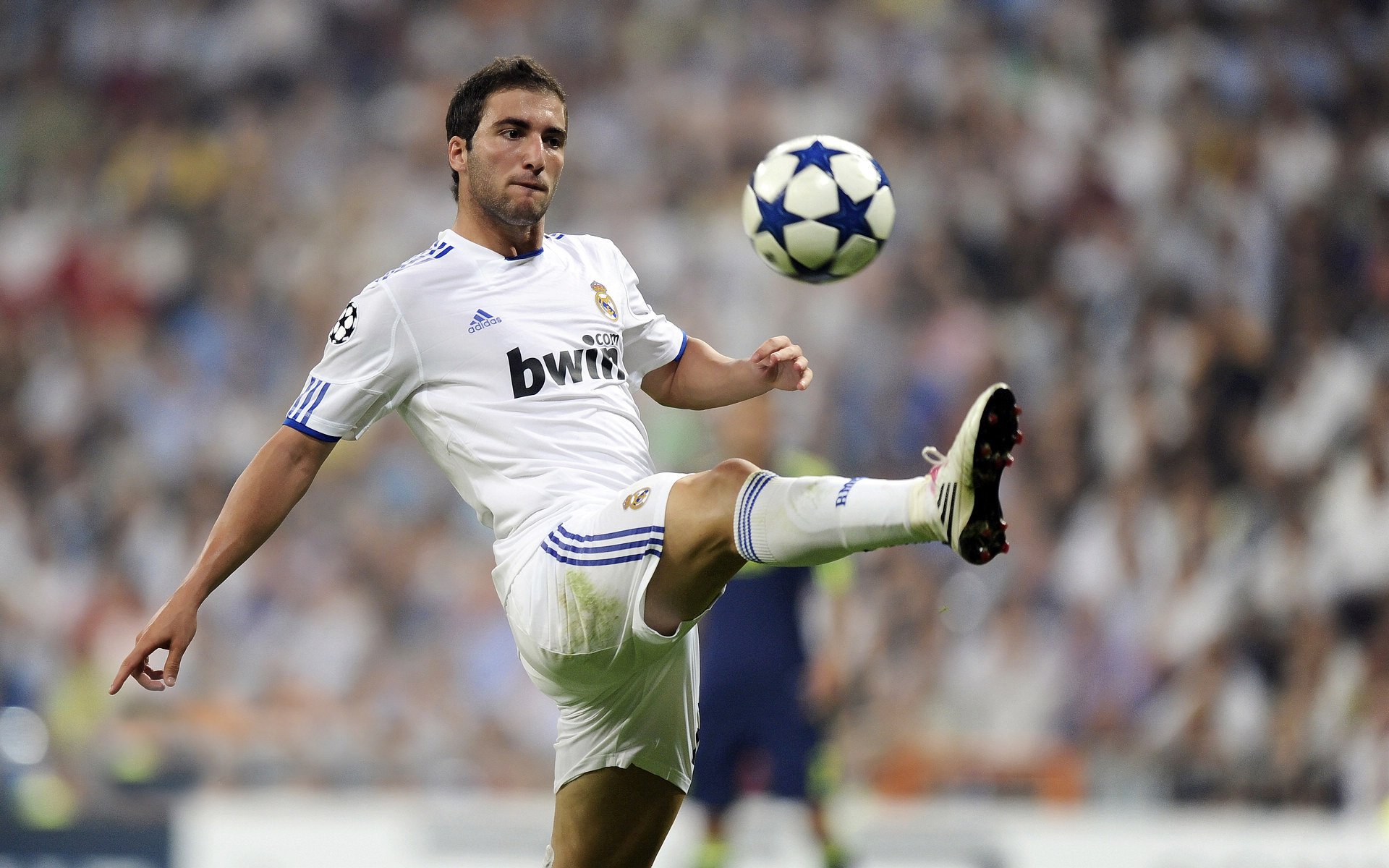 C罗领衔吉达联合锋线组合引关注,c罗、吉鲁风头正劲