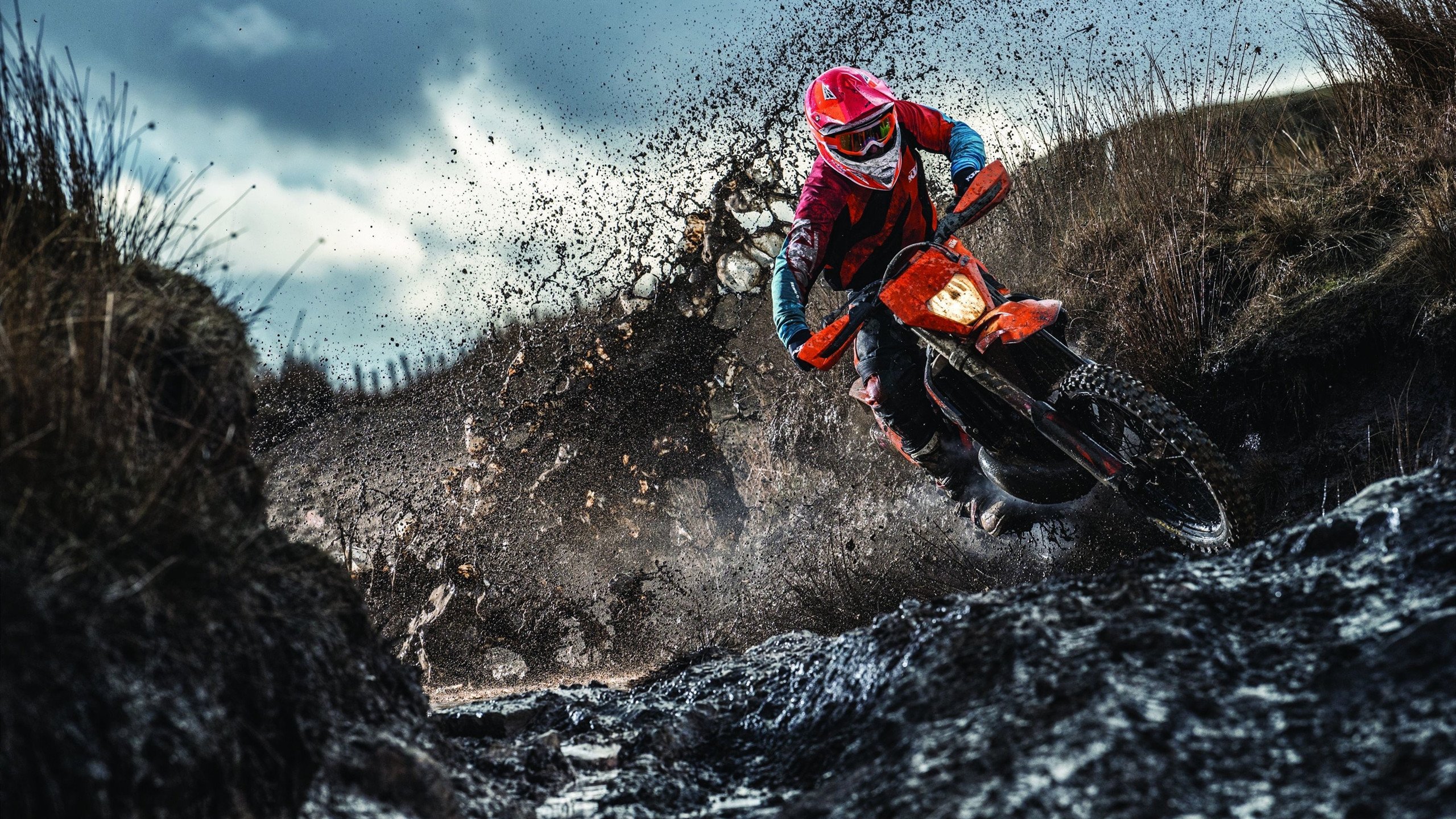 比赛中球队人才济济，各自展现出色实力，球赛球员